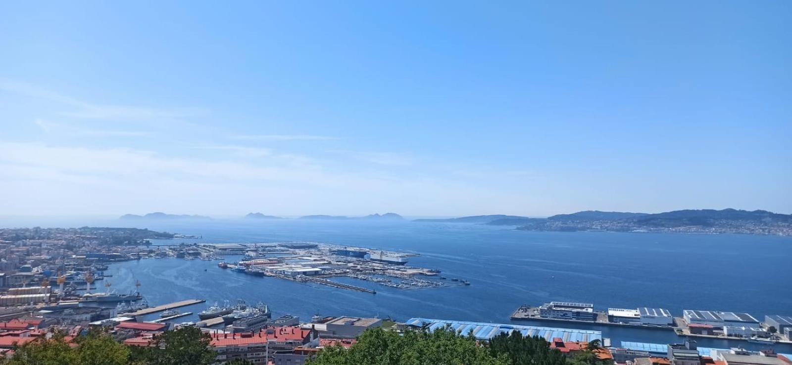 Azale Vigo Apartment Bagian luar foto